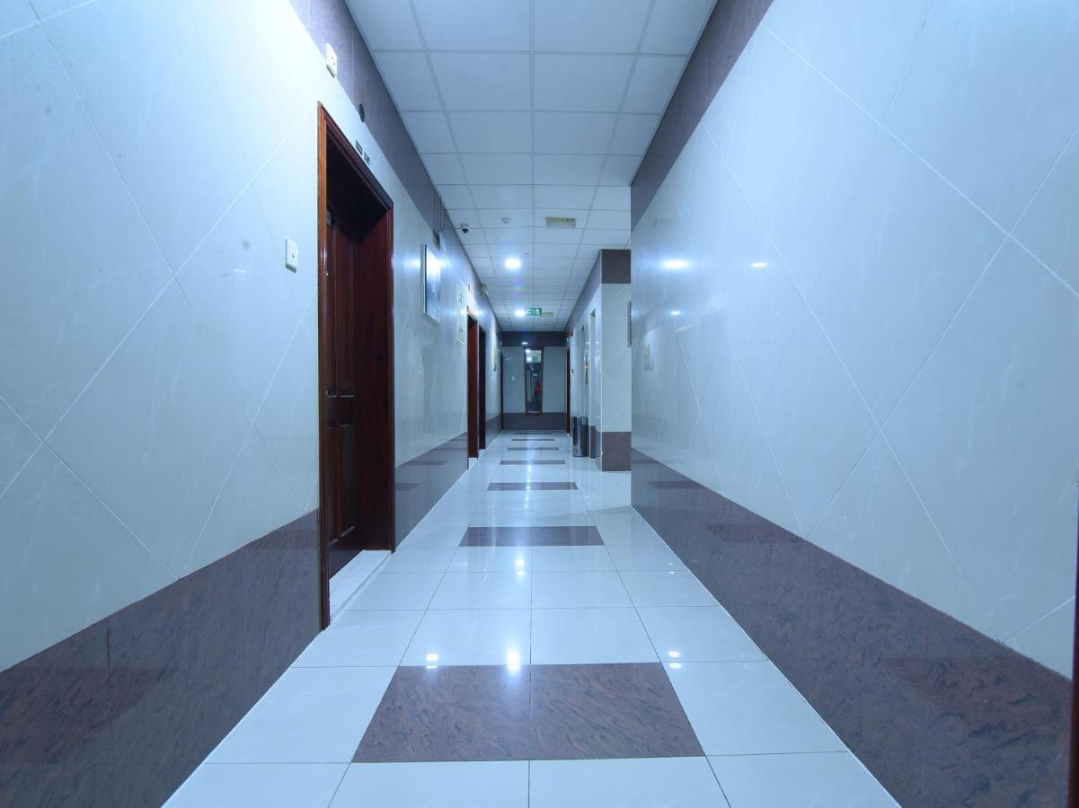 Oyo 274 California Suites Fujairah Exterior foto
