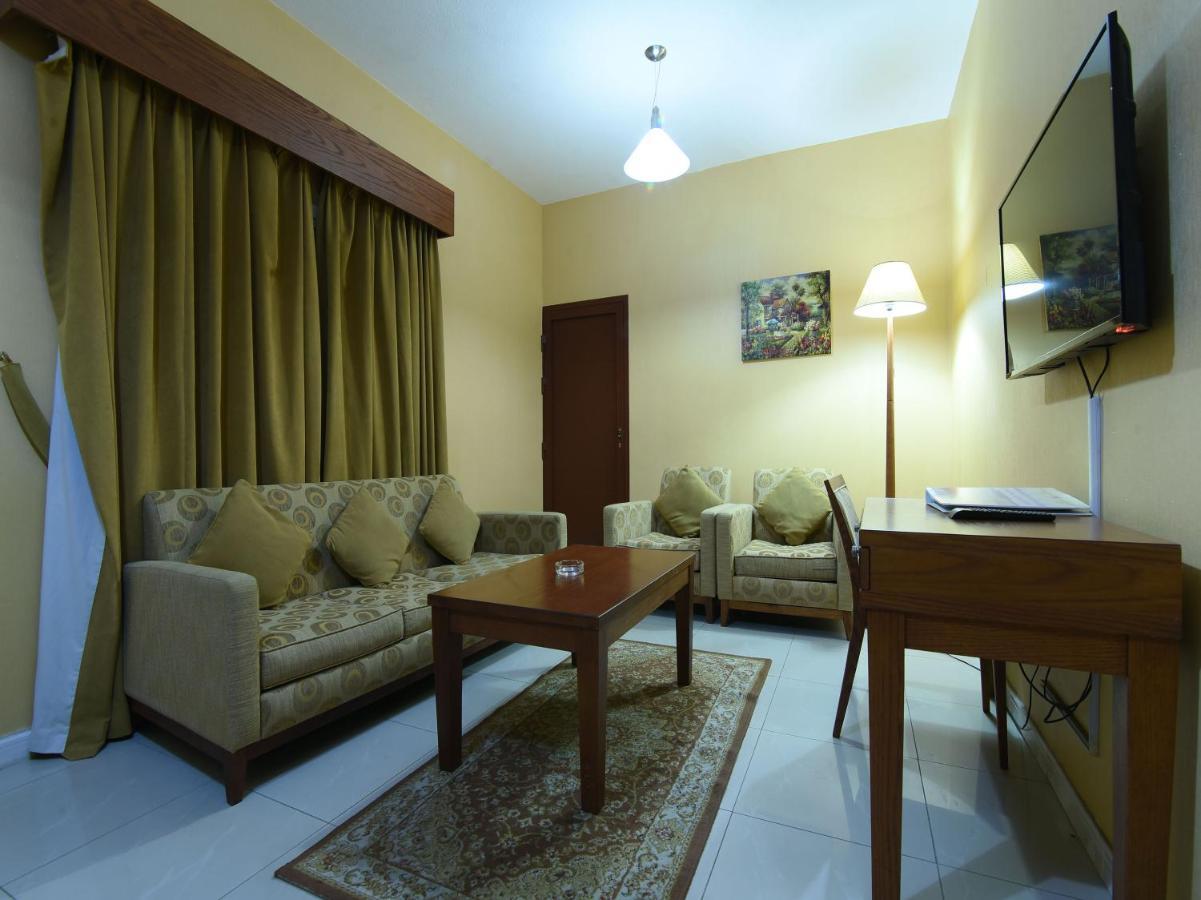 Oyo 274 California Suites Fujairah Exterior foto