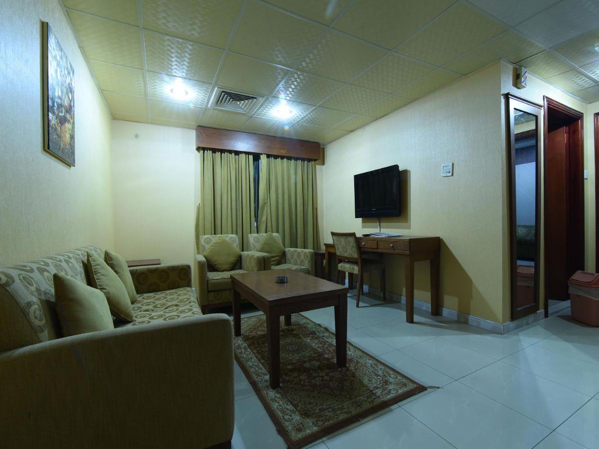 Oyo 274 California Suites Fujairah Exterior foto