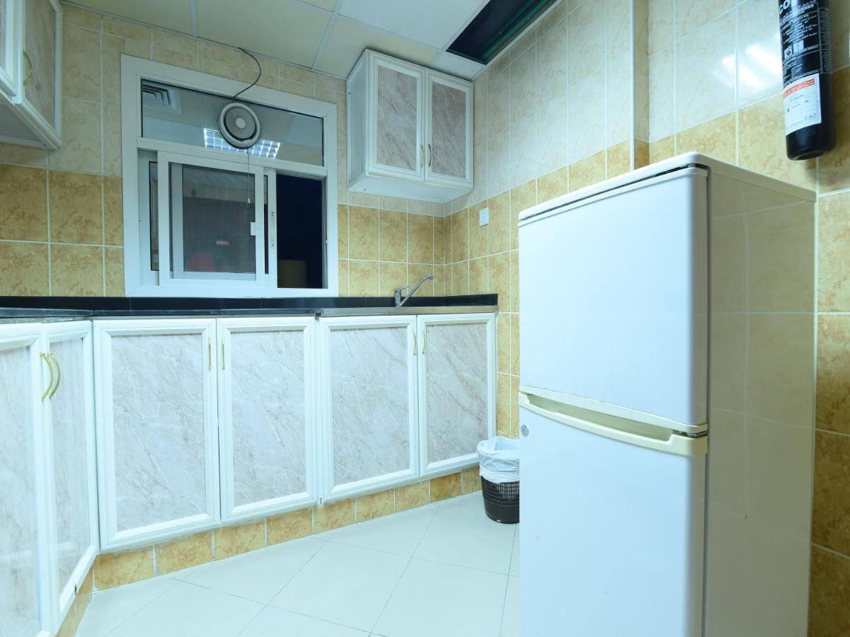 Oyo 274 California Suites Fujairah Exterior foto